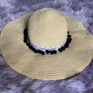 Women’s floppy hat